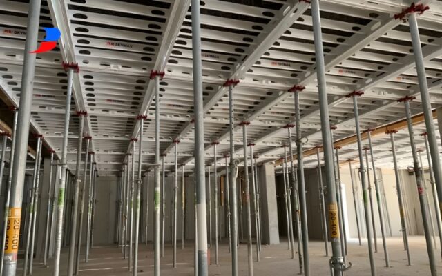 Cơ cấu điều chỉnh độ cao linh hoạt của cây chống tăng giàn giáo tại KTXD Thiên Phú