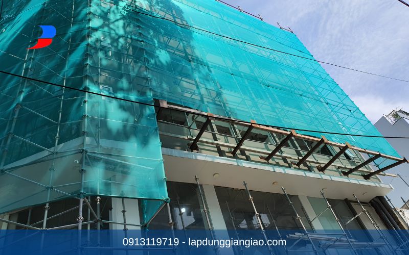 công trình giàn giáo bao che tại phường Vườn Lài (Q10 cũ)