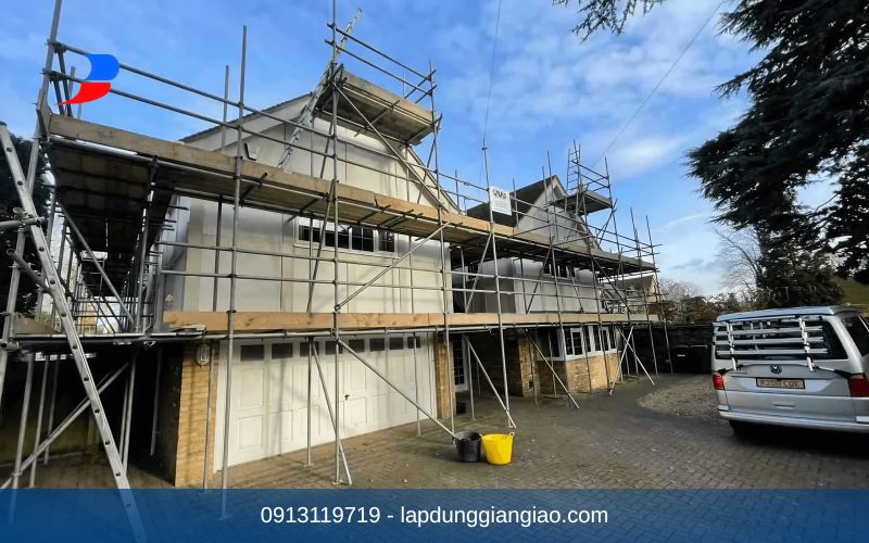 yếu tố ảnh hưởng đến giá bán giàn giáo