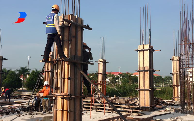 Kỹ sư thi công cốp pha