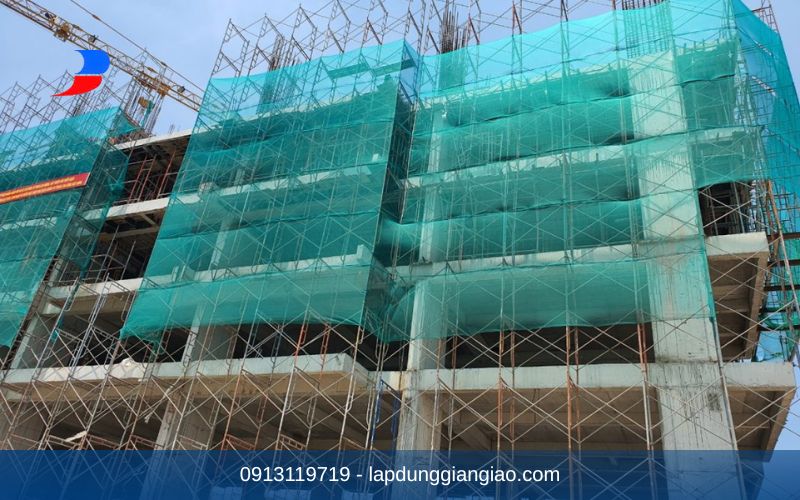Ứng dụng thực tế của dịch vụ thuê giàn giáo khung trong công tác xây tô, bao che.
