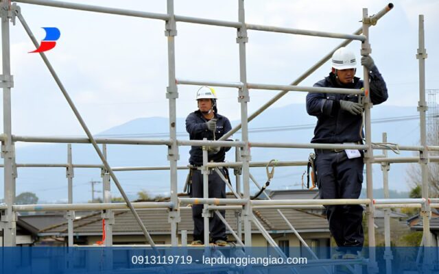 Quy trình lắp dựng giàn giáo an toàn tại công trường của KTXD Thiên Phú.