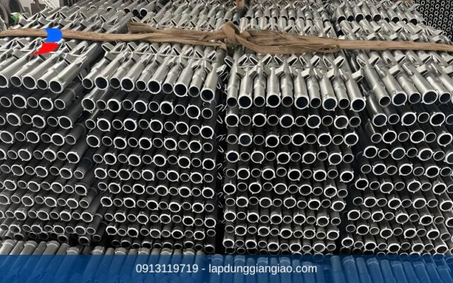 Dịch vụ thuê giàn giáo nêm chuyên nghiệp phục vụ thi công chống sàn tại công trình xây dựng.