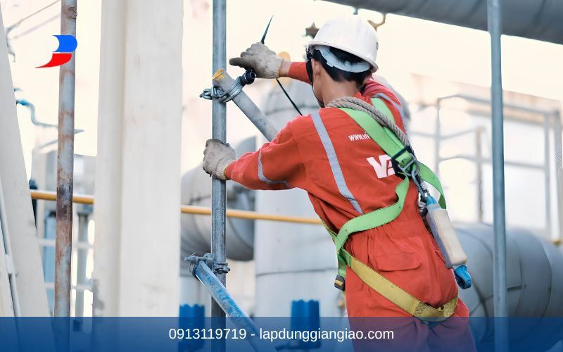 Dịch vụ thuê giàn giáo Hóc Môn chất lượng cao.