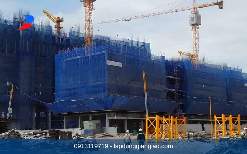 giàn giáo bao che công trình là gì vai trò tầm quan trọng