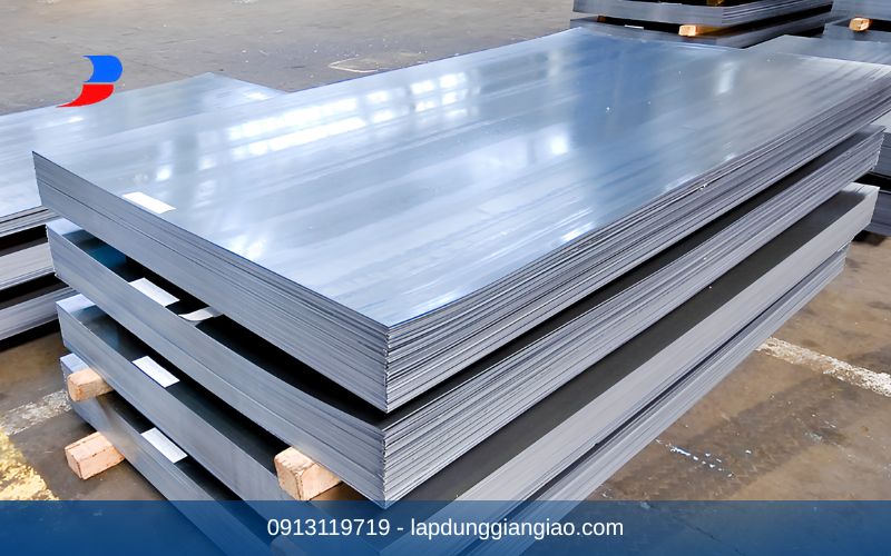 Cấu tạo và bề mặt thép cán nóng chuẩn SS400.
