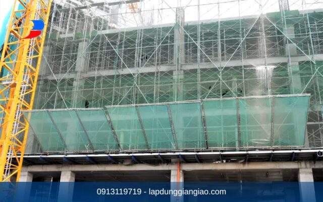 Hệ giàn giáo bao che công trình cao tầng an toàn chuyên nghiệp