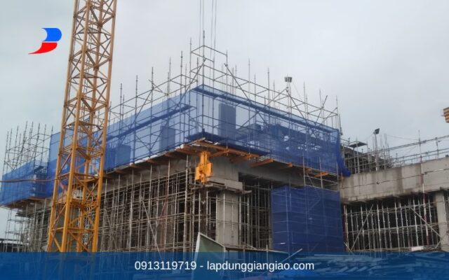 Dịch vụ thi công lắp dựng giàn giáo Đồng Nai chuyên nghiệp an toàn.