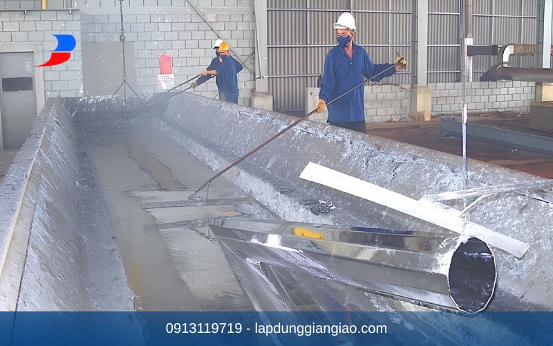 Mạ kẽm nhúng nóng là gì và công nghệ bảo vệ bề mặt kim loại tiên tiến.