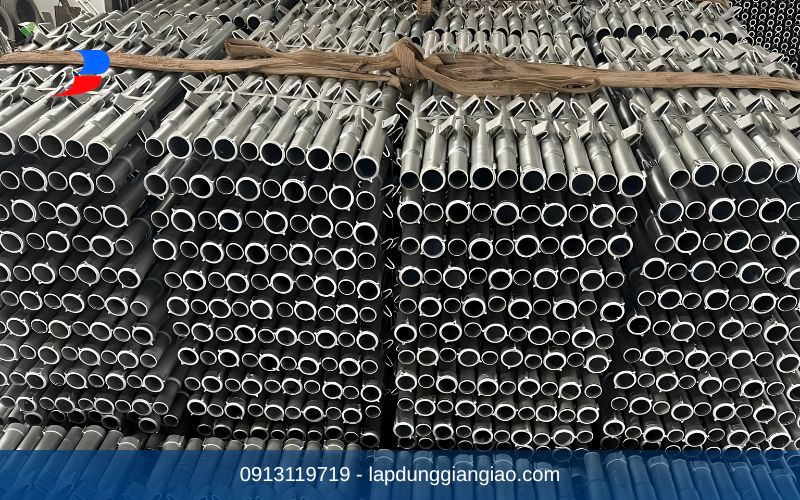 Kho cho thuê giàn giáo tại Hóc Môn sẵn hàng số lượng lớn.